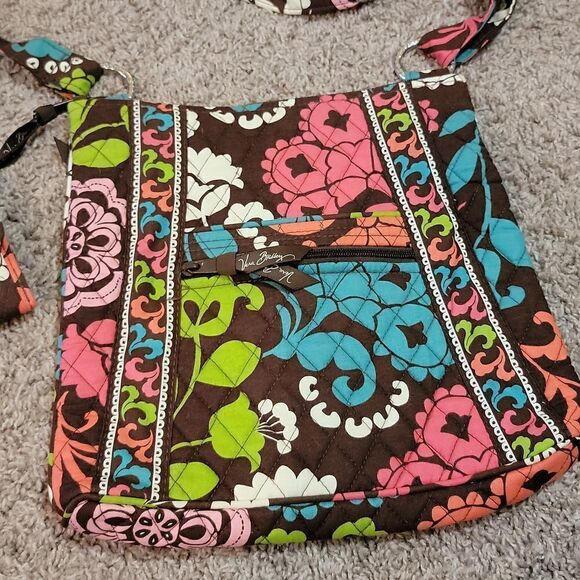 Like New Vera Bradley Crossbody Bag and wallet - Picture 2 of 6